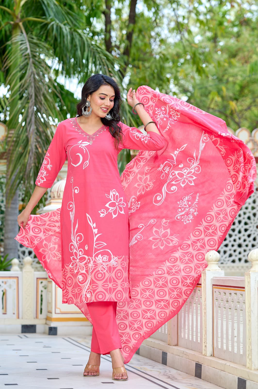 Elegant Pink Kurta Dupatta Set – Floral Print & Beads
