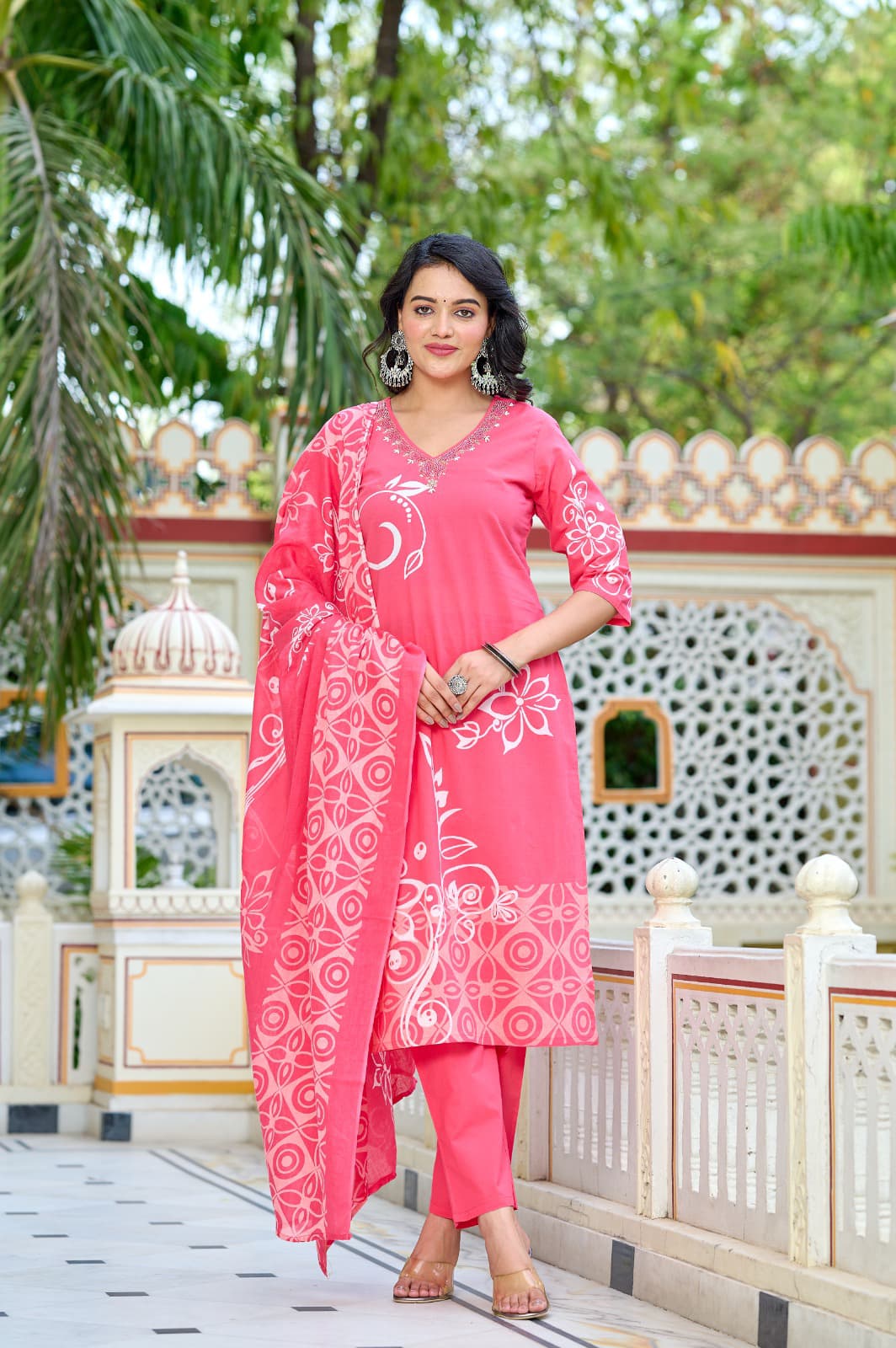Elegant Pink Kurta Dupatta Set – Floral Print & Beads